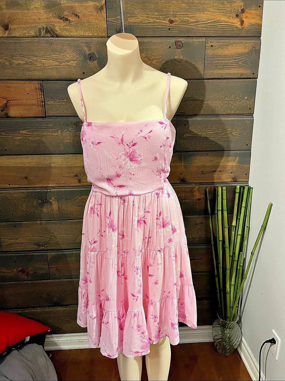 Streetwear Society Floral Open Back Mini Dress in Pink Large Like New